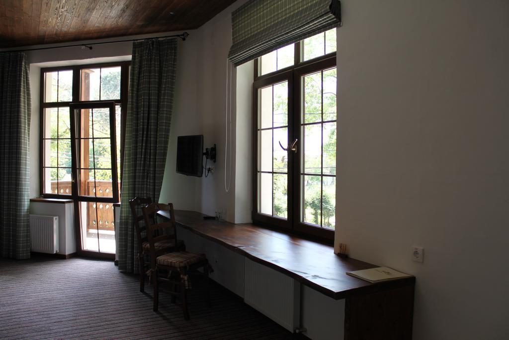 Shpatser Hotel Brjuhovicsi Kültér fotó