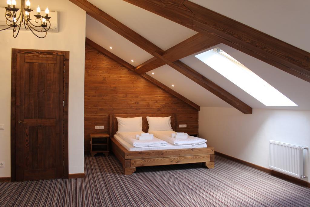 Shpatser Hotel Brjuhovicsi Kültér fotó