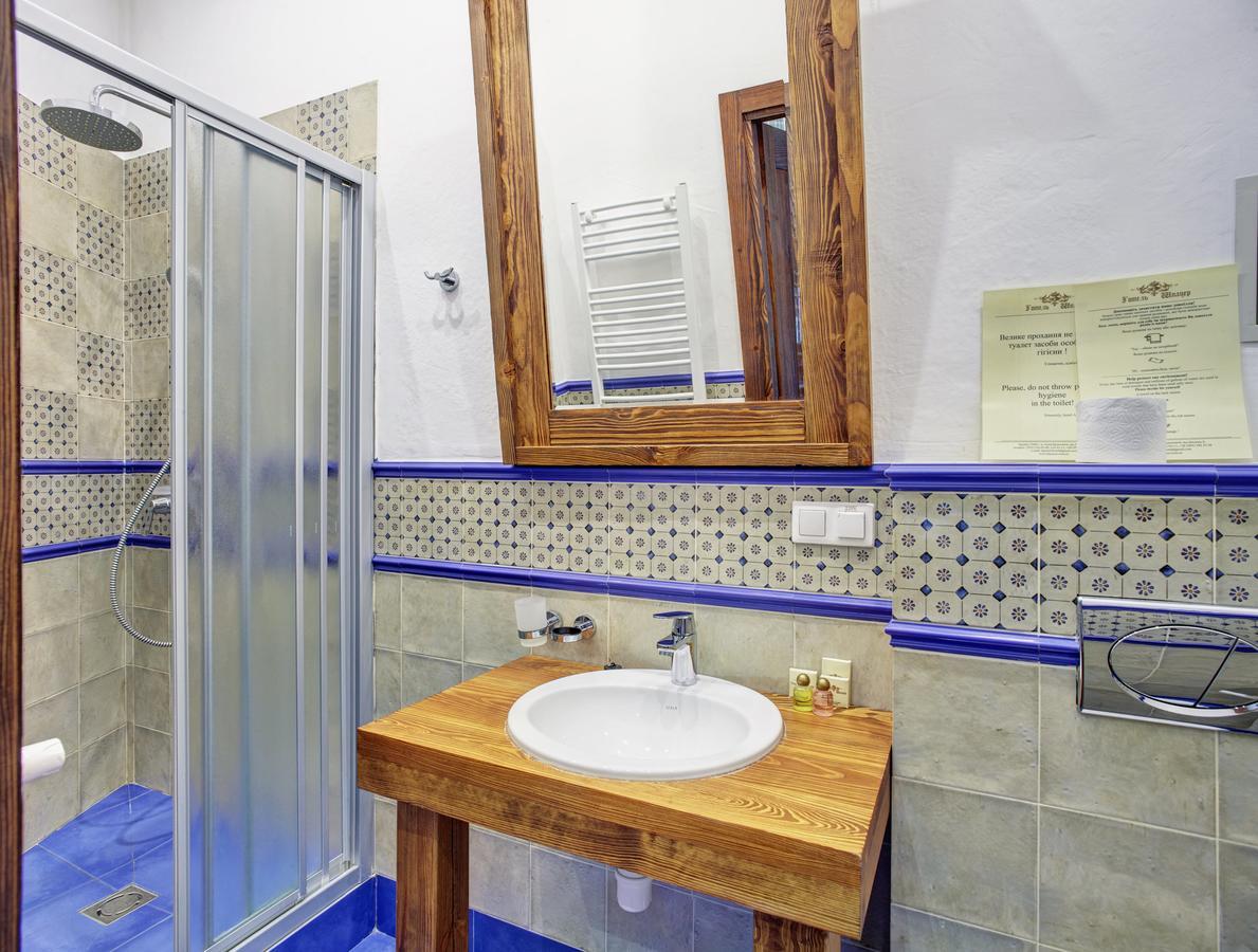 Shpatser Hotel Brjuhovicsi Kültér fotó