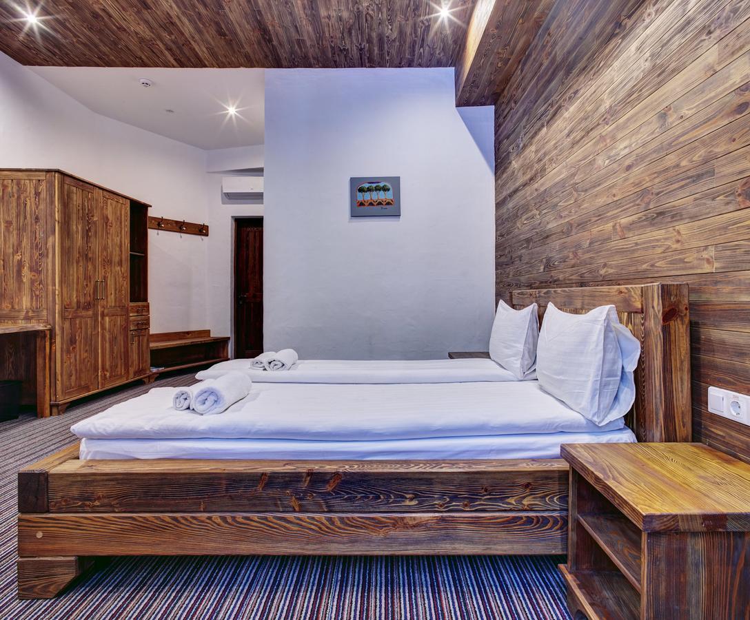 Shpatser Hotel Brjuhovicsi Kültér fotó
